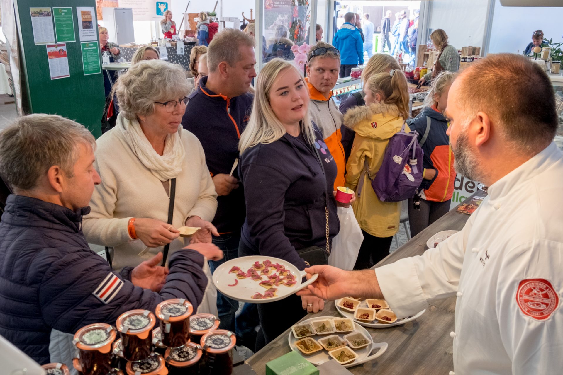 Du finn trygg, norsk, lokalprodusera mat laga med kjærleik på Dyrsku'n.